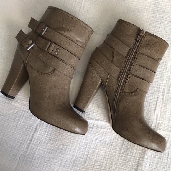 Madden Girl Boots - Picture 3 of 9